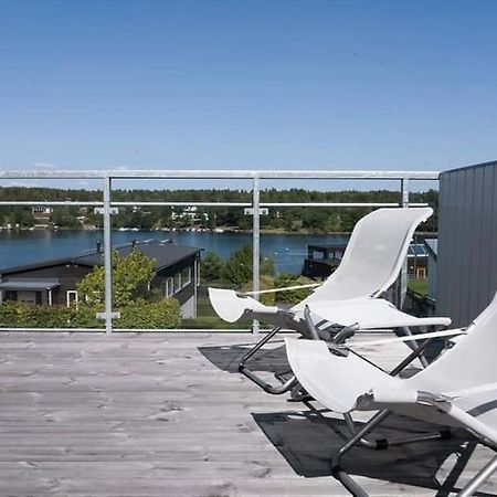 Water Facing Villa With Pool & Sauna Lidingo Luaran gambar